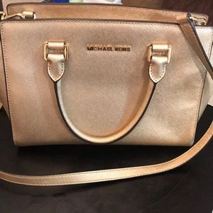 Micheal Kors purse